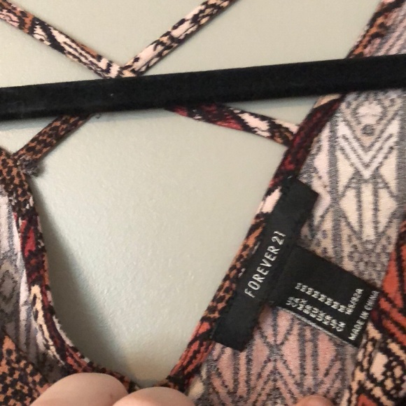 Multicolored, cute patterned, flowy dress - Picture 2 of 3